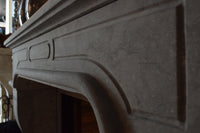 Schouw Model 103, close-up van donkere stenen schouw