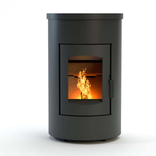 Duroflame Abel Large RC pelletkachel op witte achtergrond met zichtbare vlammen