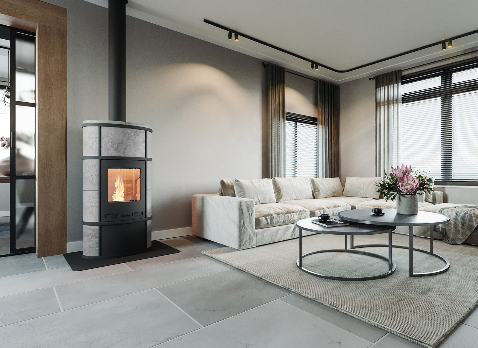 Altech Ecosy Plus pelletkachel in moderne woonkamer met brandend vuur