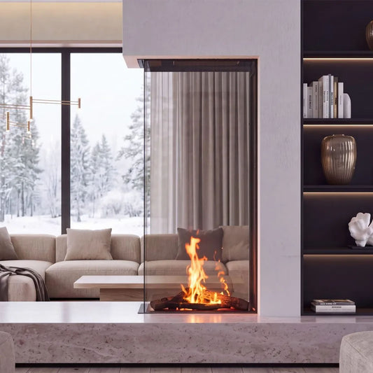 Element4 Sky Large Roomdivider Bio als hoge glazen haard met vlammen in moderne woonkamer