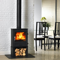 Charlton & Jenrick Fireline FP5W-4 houtkachel brandend in eetkamer