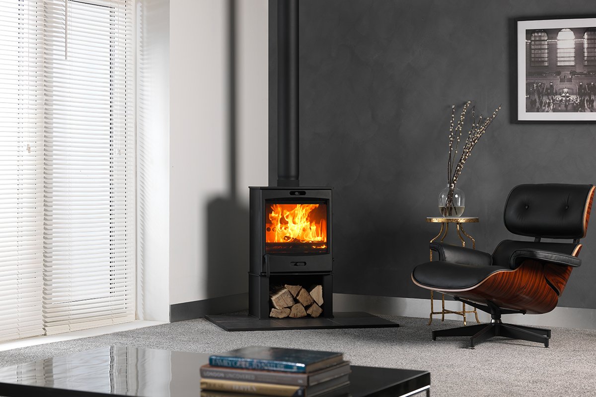 Charlton & Jenrick Fireline FQ5W-3 houtkachel in moderne woonkamer