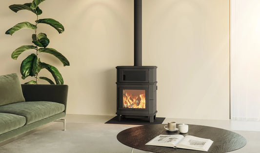 Altech Grande Nobles Gourmet houtkachel in moderne woonkamer