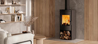 Nordic Fire Brend houtkachel in moderne woonkamer met brandend vuur