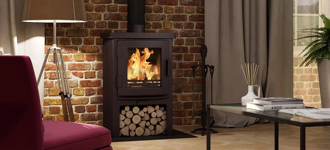 Nordic Fire Fjord 3 houtkachel in sfeervolle woonkamer met brandend vuur