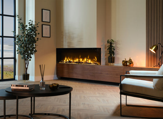 Dimplex Ignite Bold 74 in moderne woonkamer met vlammen en houten ombouw
