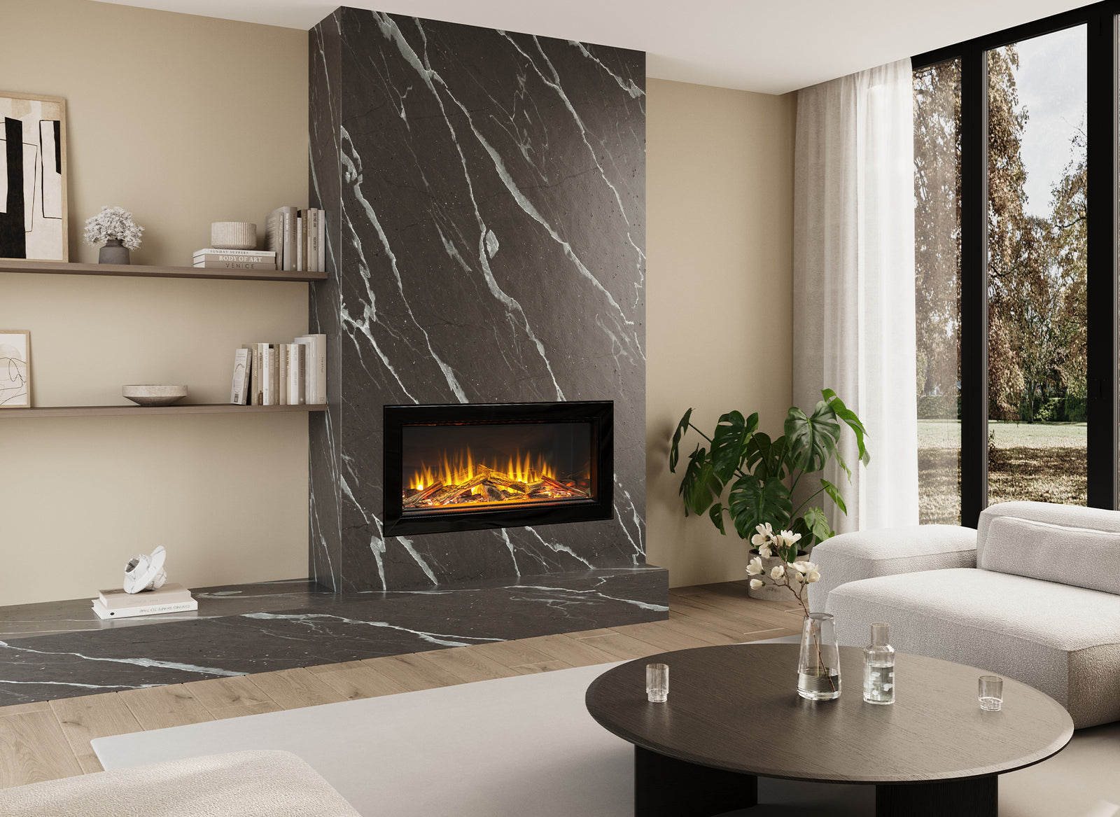 Charlton & Jenrick I-1000e Deep in moderne woonkamer met zwarte marmeren schouw