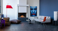 Faber Matrix 800/650 III Driezijdig in moderne woonkamer met brandend haardvuur