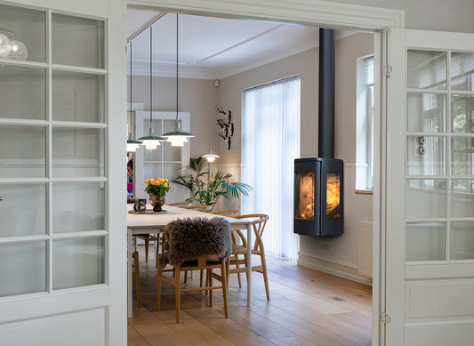 Jydepejsen Senza Wall wandkachel brandend in eetkamer