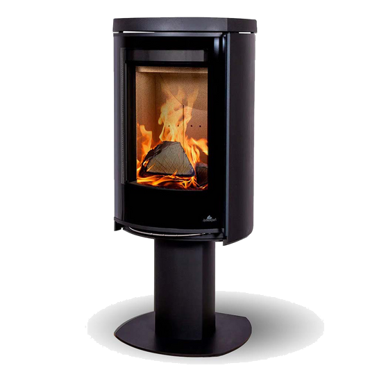 Jydepejsen Cozy Modern Base zwarte houtkachel met brandend vuur