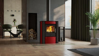 HS Flamingo Amos houtkachel met brandend vuur in een modern interieur