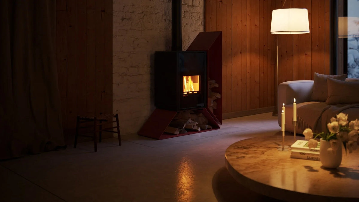 HS Flamingo Deluxe Kampa Rechts houtkachel met brandend vuur in een sfeervolle woonkamer
