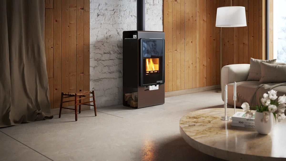 HS Flamingo Deluxe Singa houtkachel met brandend vuur in een sfeervolle woonkamer
