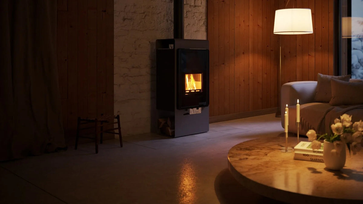 HS Flamingo Deluxe Singa houtkachel met brandend vuur in een sfeervolle woonkamer
