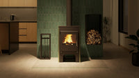 HS Flamingo Espo III houtkachel met brandend vuur in een modern interieur