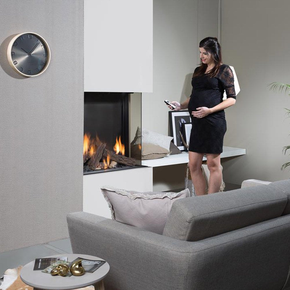 Wanders Lenga 800 hoek ingebouwd in moderne woonkamer met brandend vuur