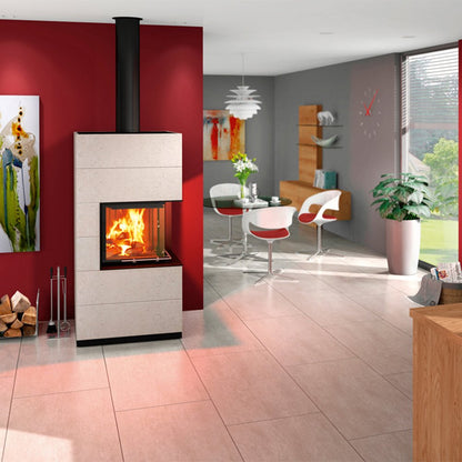 Spartherm Linear Corner 46x46x57 (vaste greep) in een moderne woonkamer met rode en grijze muren.