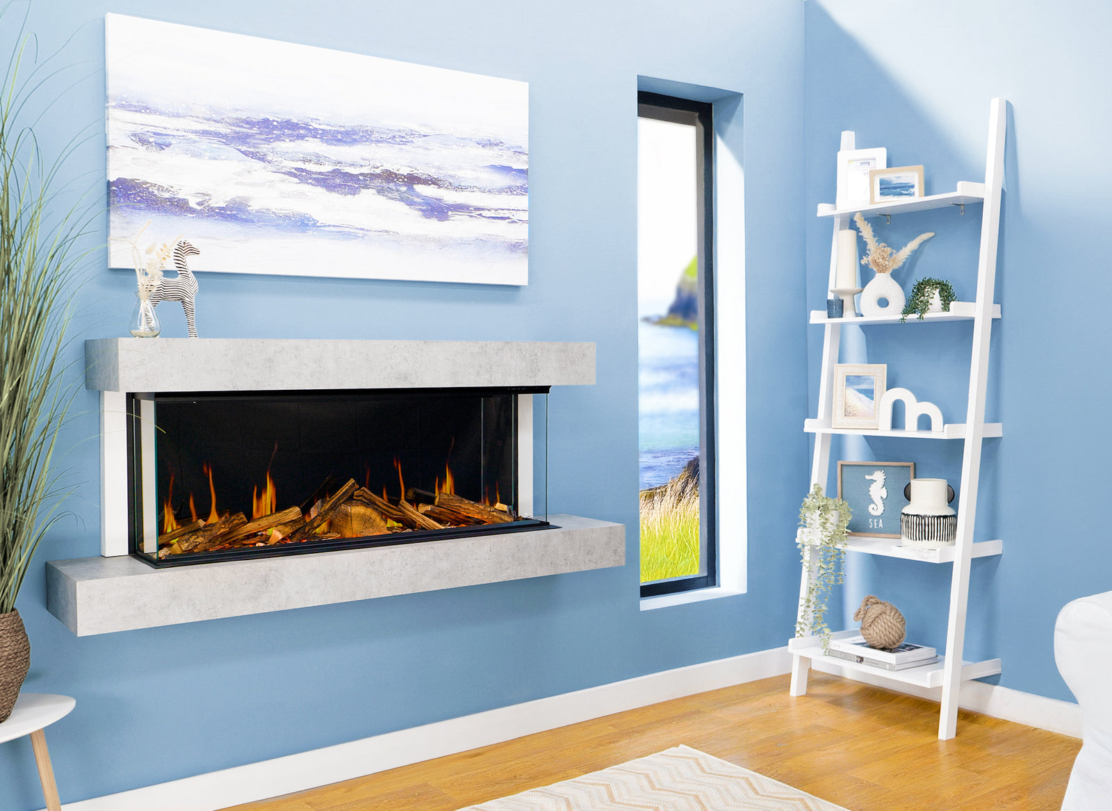 Charlton & Jenrick Luminosa 110 in blauwe woonkamer met brandend haardvuur
