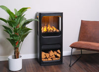 Dimplex Mapleton 100 in woonkamer met brandend vuur en houtvak