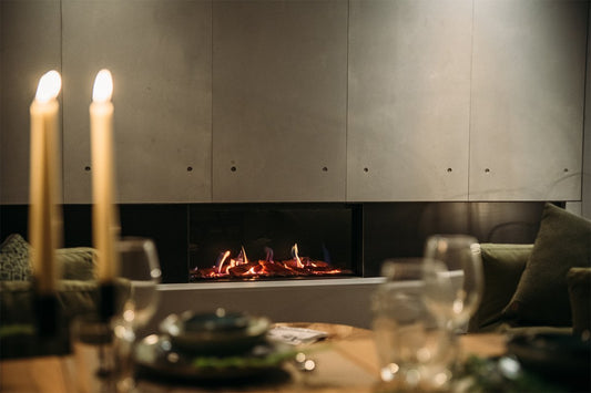 Faber MatriX 1050/400 I Front in moderne woonkamer met brandende haard
