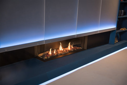 Faber MatriX 1300/400 II Hoek ingebouwd in blauwe wand met vlammen