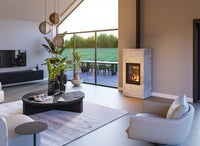 Altech Max Massiv H in moderne woonkamer met brandend vuur