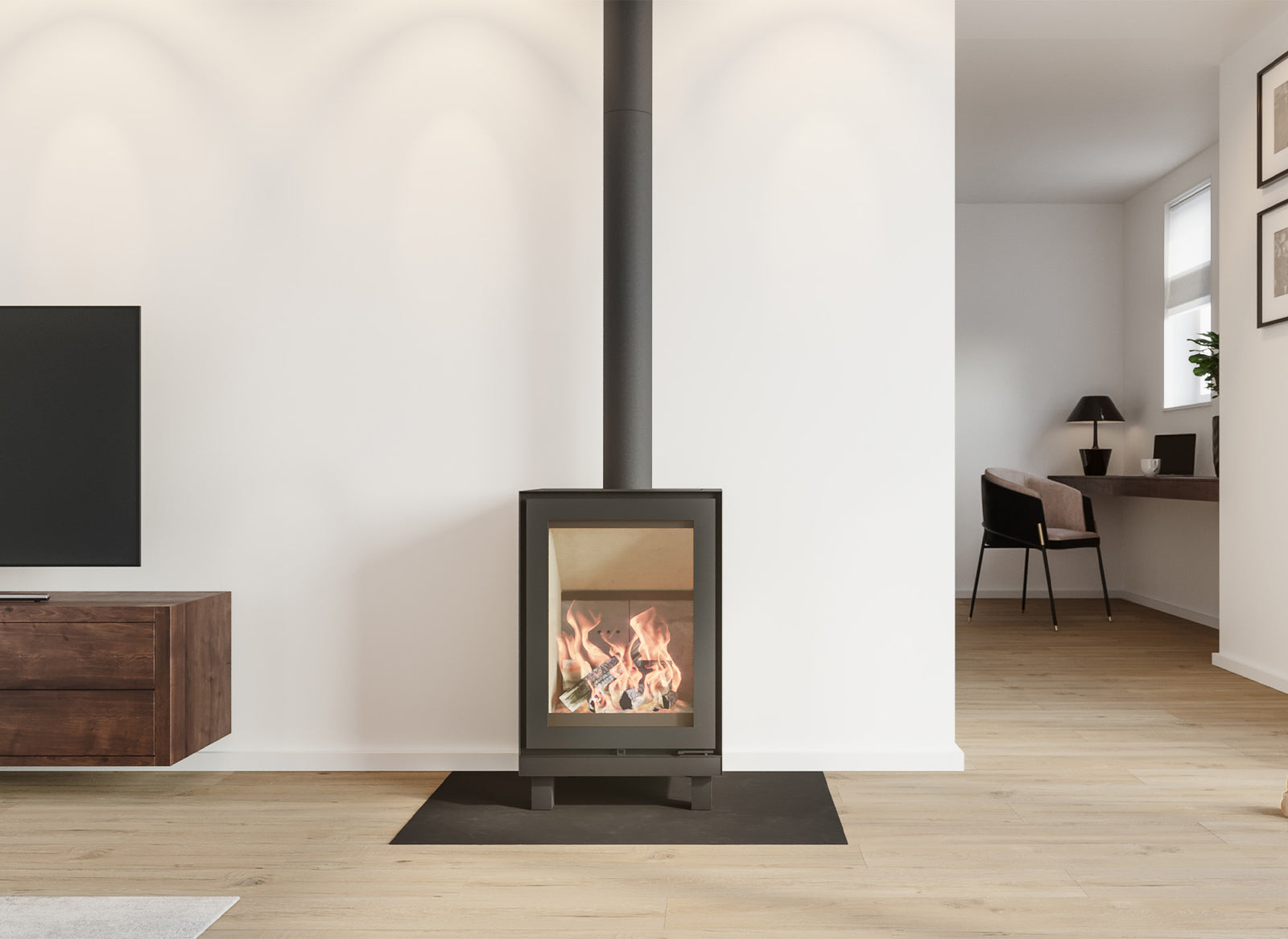 Altech MAX H houtkachel in moderne woonkamer met brandend vuur