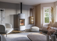 Altech Max Massiv RH in moderne woonkamer met brandend vuur