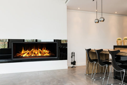 Element4 150 E Modore in moderne eetkamer met ingebouwde haard