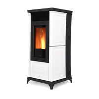 Nobis A10 Classic Plus pelletkachel zwart-wit met zicht op vlammen
