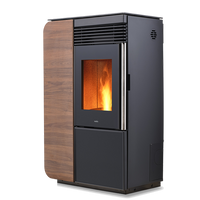 Nobis A10 Light Style pelletkachel met houten zijpaneel en zichtbare vlam
