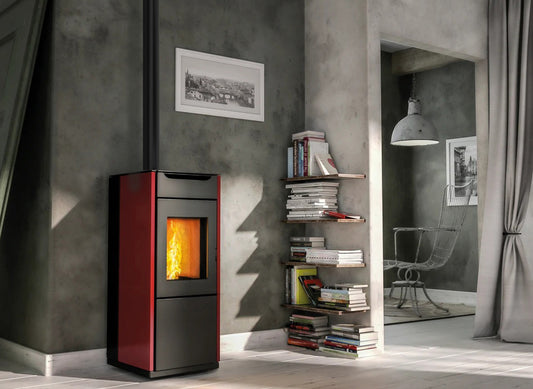 Nobis A8 Quadra Top pelletkachel in moderne woonkamer, met vlam achter glas