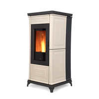 Nobis A9 Classic pelletkachel in crème en zwart, met zichtbaar vlammenscherm