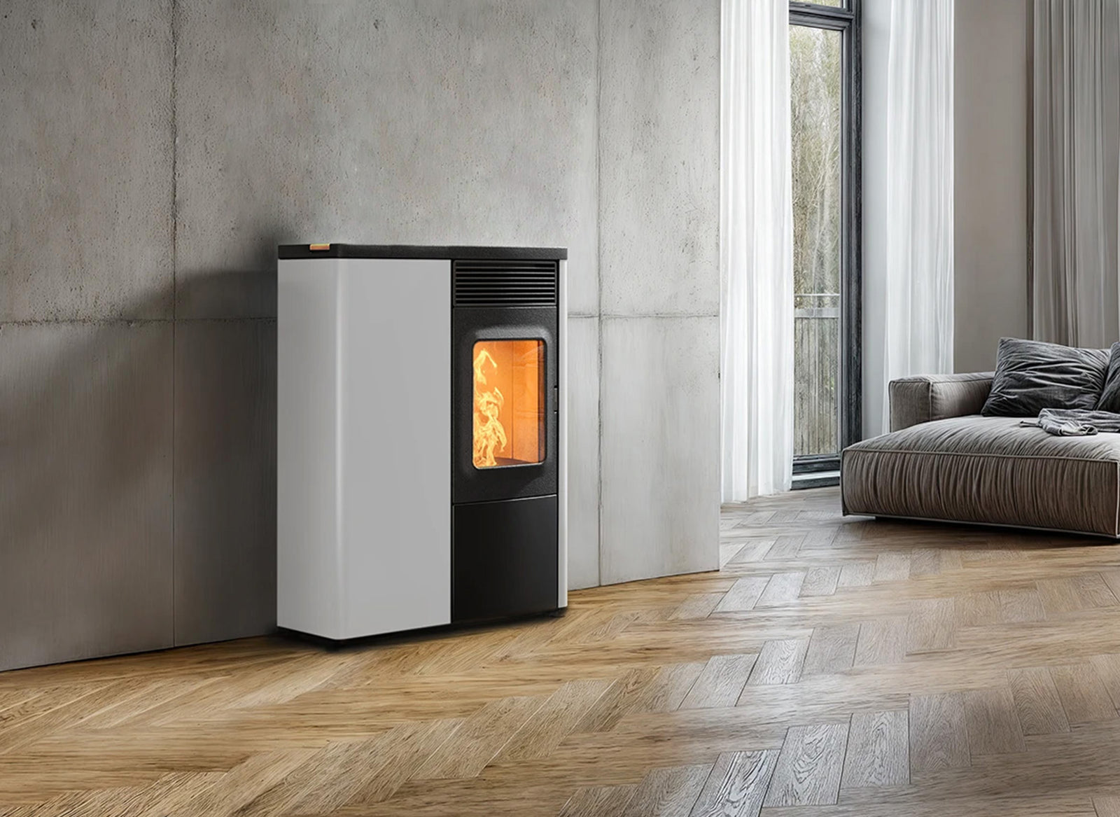 Nobis N70 Slim pelletkachel in moderne woonkamer, met brandend zichtvenster