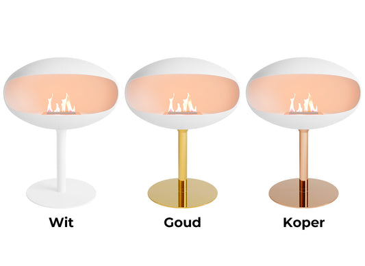 Cocoon Fires Pedestal wit, goud en koper op witte achtergrond met vlammen