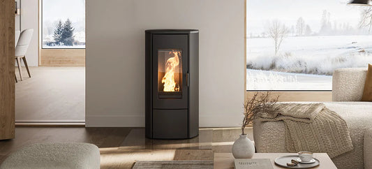 Nordic Fire Ilvar 7 in moderne woonkamer met brandend vuur