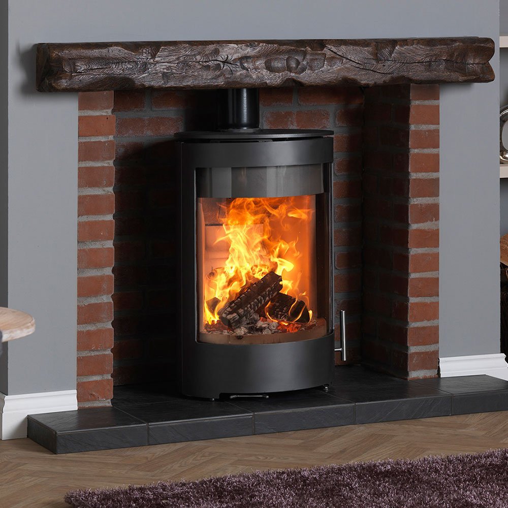 Charlton & Jenrick Purevision vrijstaand rond model in schouw met brandend vuur