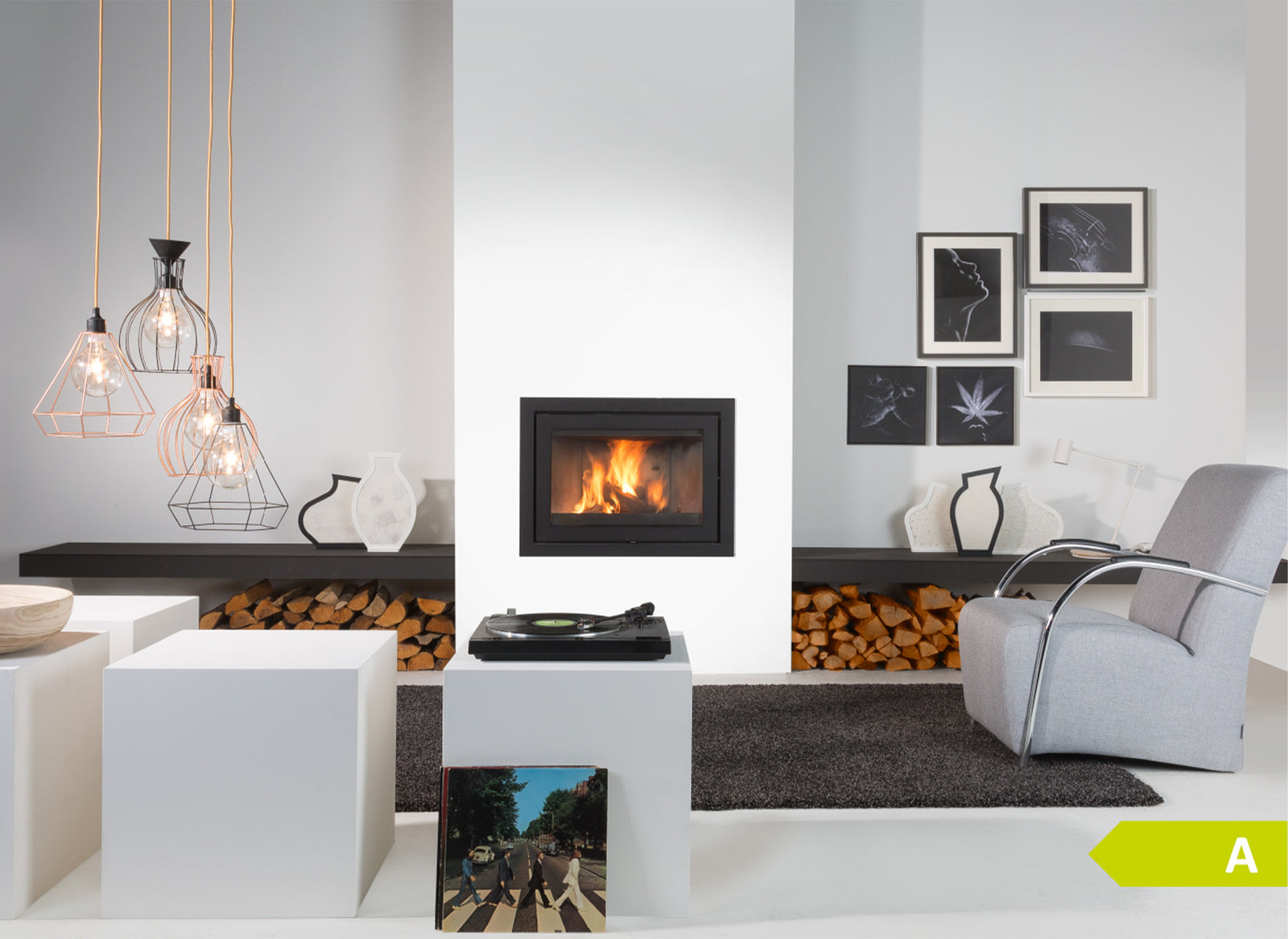 Wanders WAN-2068 Front in moderne woonkamer met brandend vuur
