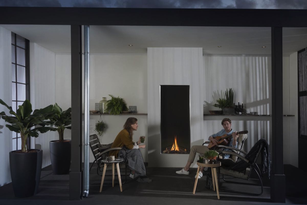 Element4 Sky Large Front Outdoor in moderne overkapping met vuur