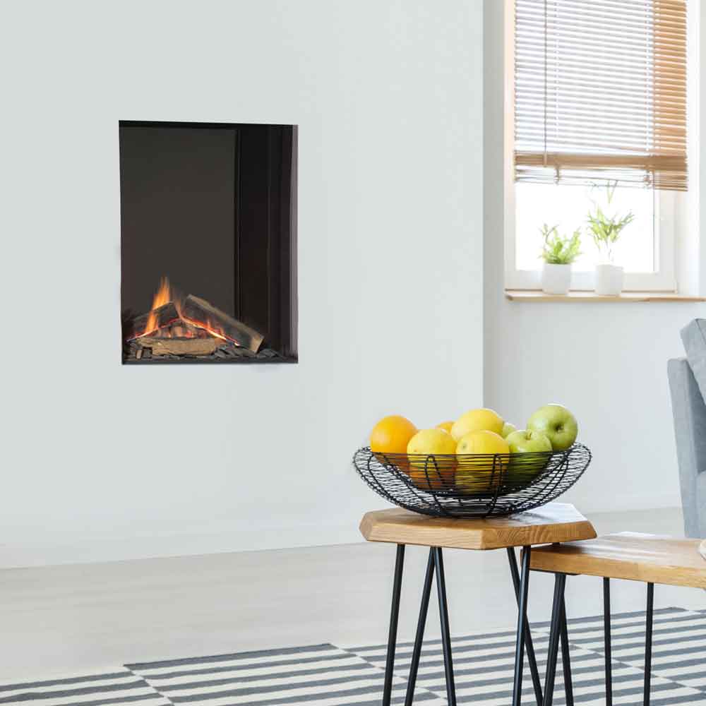 Element4 Sky Small Front ingebouwd in woonkamerwand met brandend vuur