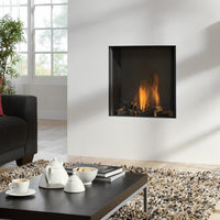 Element4 Sky Square Front ingebouwde haard in woonkamer met vlammen