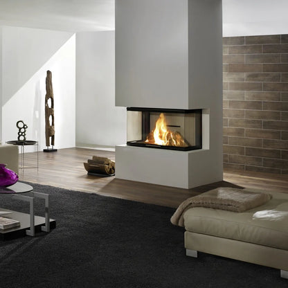 Spartherm Linear Triple 100x45x56 (vaste greep) in een moderne woonkamer met houten vloer.
