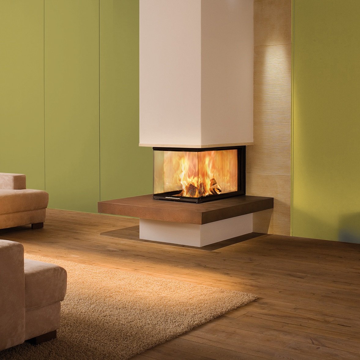 Spartherm Linear Triple 50x74x50 in moderne woonkamer met driezijdig vuur