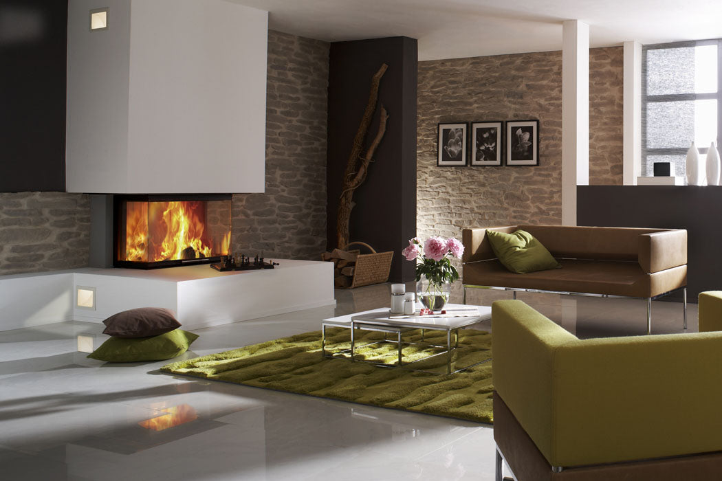 Spartherm Linear Triple 80x41x50 ingebouwd in moderne woonkamer met brandend vuur