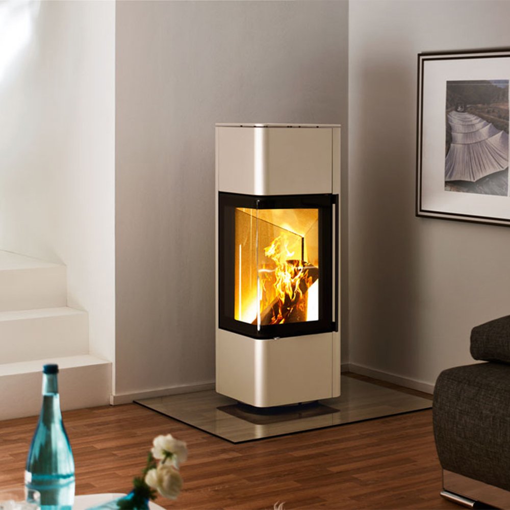 Spartherm Cubo S haard in moderne woonkamer met brandend vuur