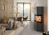 Spartherm Lean Saphir in moderne woonkamer met brandend vuur