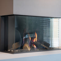 Element4 Summum 70 3/S driezijdige gashaard met vlammen en houtblokken