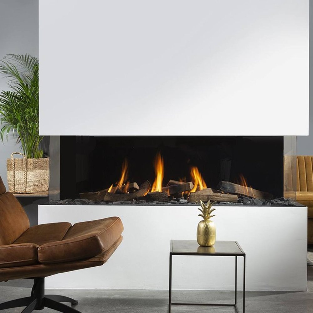 Element4 Summum 140 3-zijdig in moderne woonkamer met brandend vuur