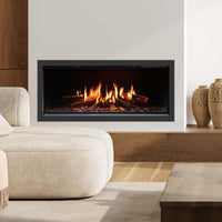 Trimline Fires iX10 Solus ingebouwd in moderne woonkamer met vlammen