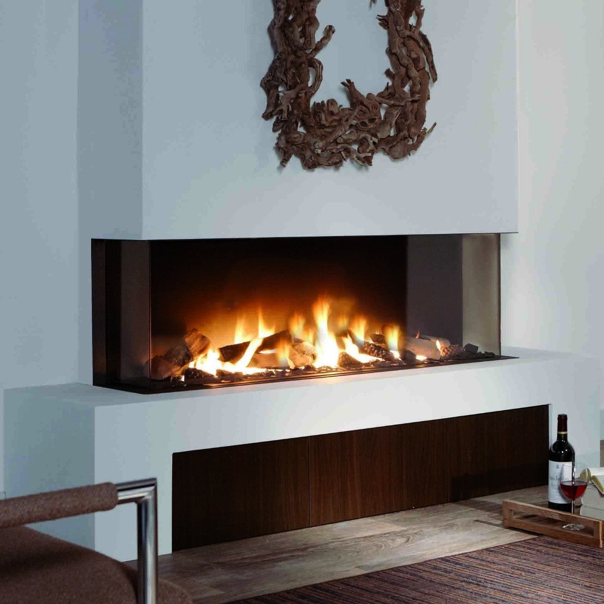 Element4 Trisore 140 gashaard in moderne woonkamer met brandend vuur